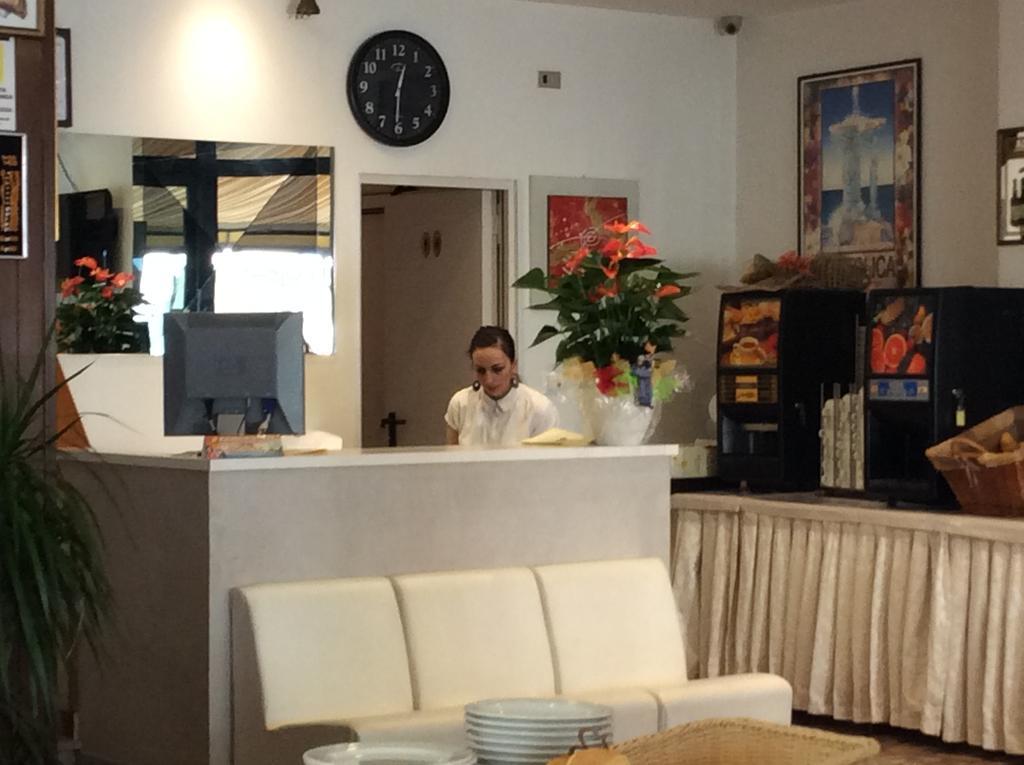Hotel Granada كاتوليكا المظهر الخارجي الصورة