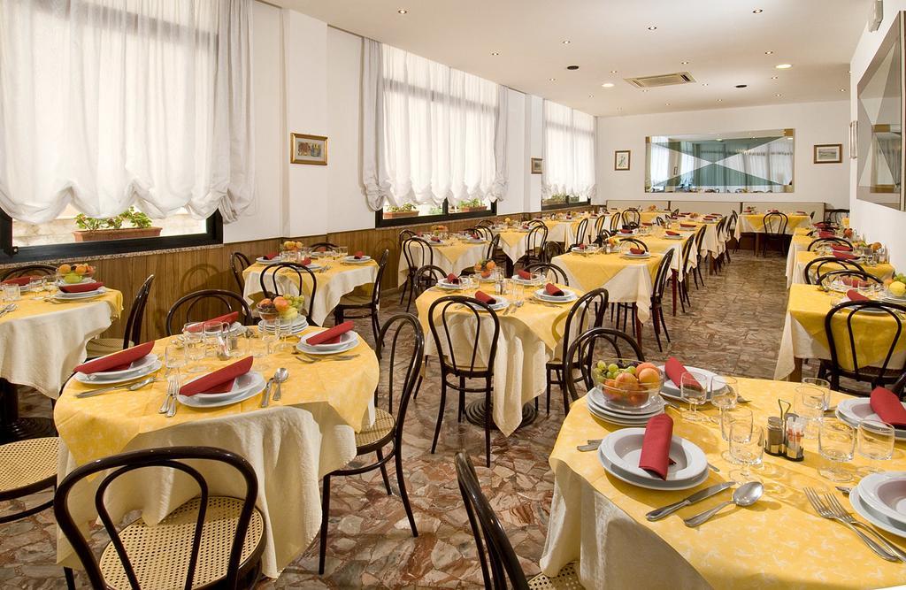 Hotel Granada كاتوليكا المظهر الخارجي الصورة