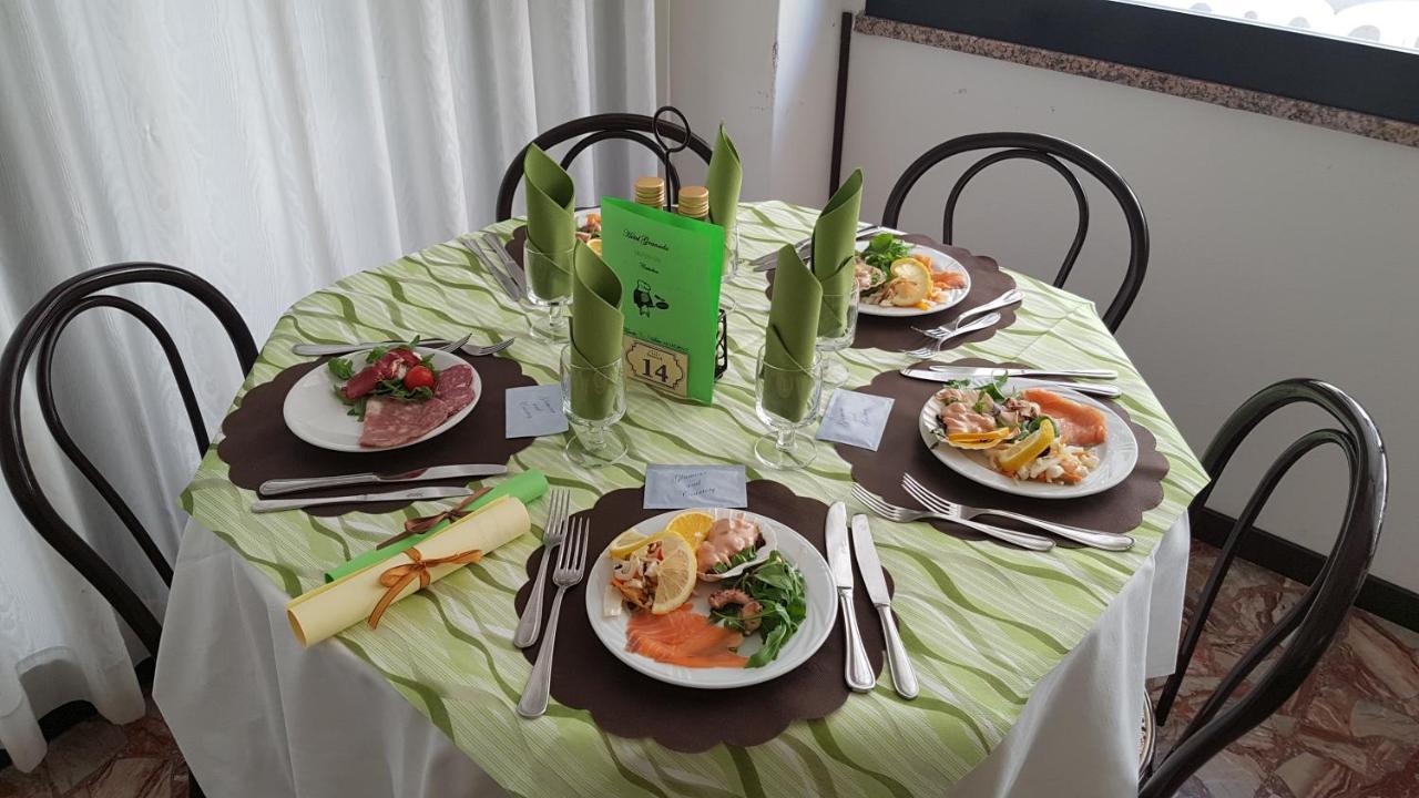 Hotel Granada كاتوليكا المظهر الخارجي الصورة