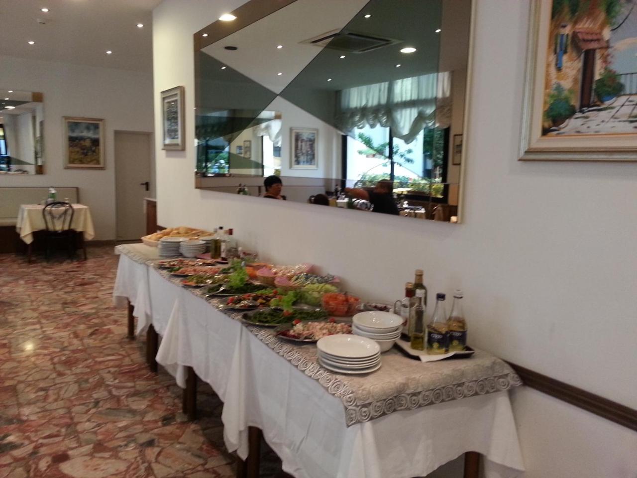 Hotel Granada كاتوليكا المظهر الخارجي الصورة