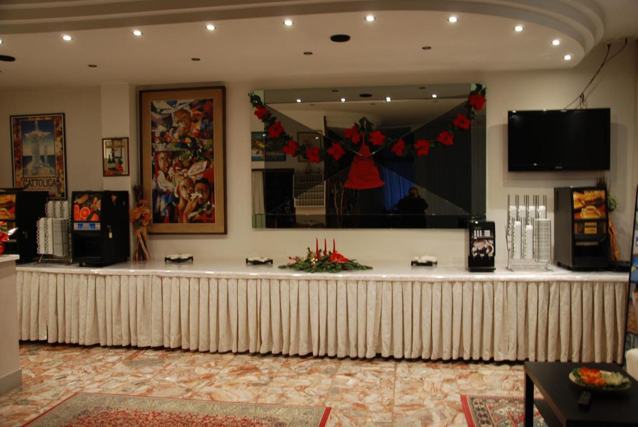 Hotel Granada كاتوليكا المظهر الخارجي الصورة